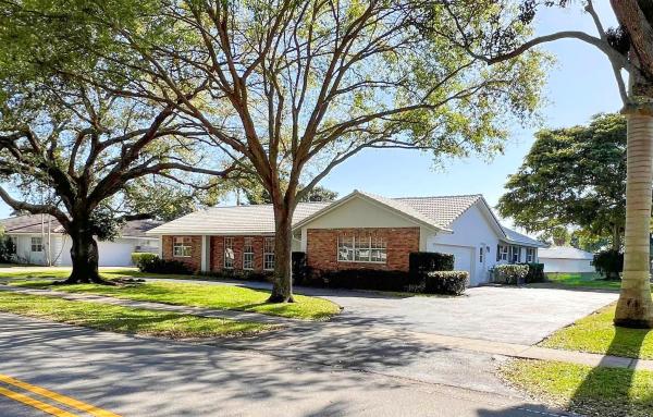 Plantation Golf Estates, 261 W Tropical Way, Plantation, Florida 33317, image 1