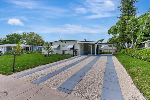 Indian Hills Estates, 2017 S 3rd St, Fort Pierce, Florida 34950, image 1