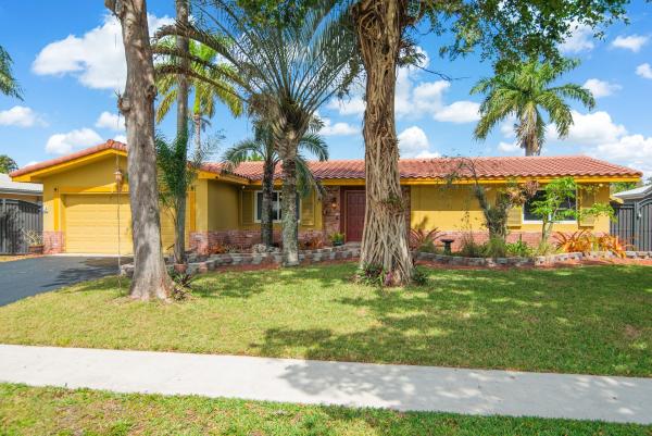 Mirror Lake Estates, 7241 NW 10th Ct, Plantation, Florida 33313, image 1