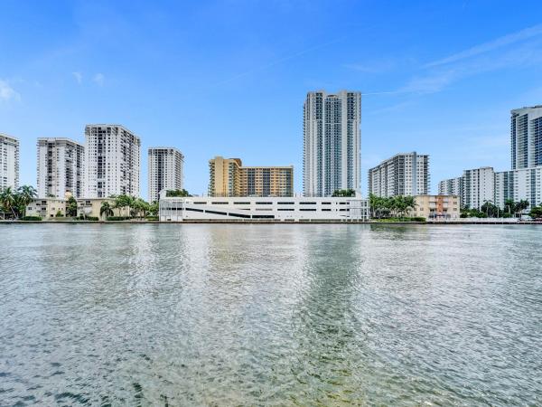 Oceanview Park, 1000 Parkview Dr #125, Hallandale Beach, Florida 33009, image 1