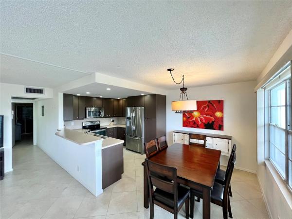 Lyndhurst, 3060 Lyndhurst N #3060, Deerfield Beach, Florida 33442, image 1