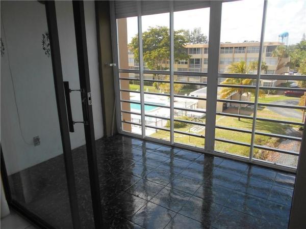 Watergate, 2761 Taft St #408, Hollywood, Florida 33020, image 1