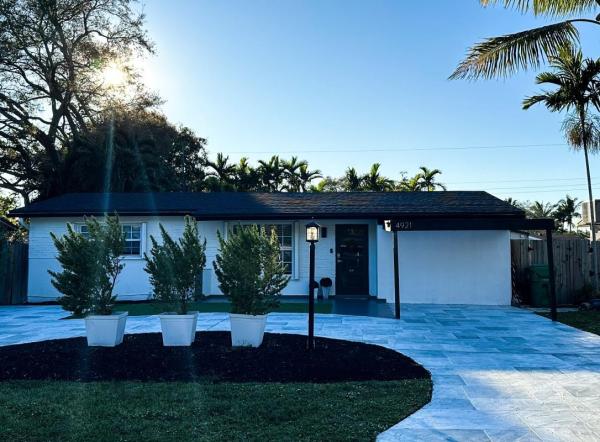 Edgewater Manor, 4921 SW 29th Ave, Fort Lauderdale, Florida 33312, image 1