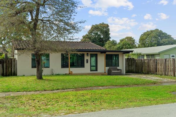 Lauderdale Gardens, 600 NE 14th Pl, Fort Lauderdale, Florida 33304, image 1