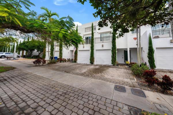 Gateway Park, 818 NE 19th Ave, Fort Lauderdale, Florida 33304, image 1