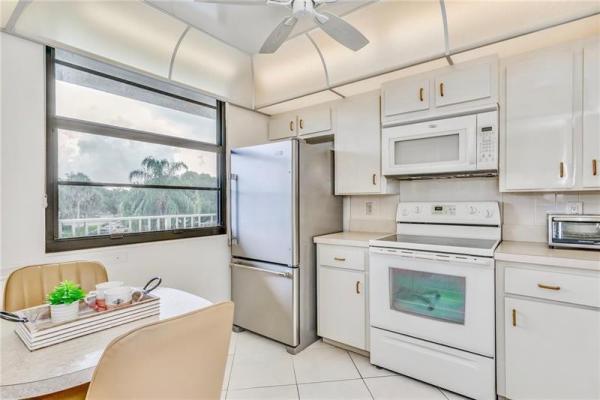 Whitehall Of Pine Island Ridge, 1528 Whitehall Dr #306, Davie, Florida 33324, image 2