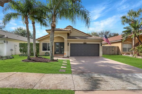Walden Lake, 20524 SW 5th St, Pembroke Pines, Florida 33029, image 1