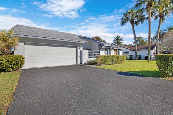 Heritage Pines, 880 SW 55th Ave, Margate, Florida 33068, image 1