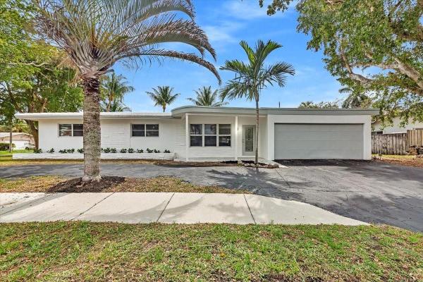 Deerfield Beach Gardens, 608 SE 4th St, Deerfield Beach, Florida 33441, image 1