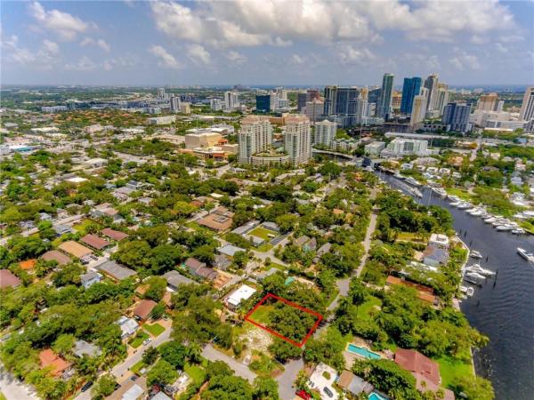 Bryan, 811 SW 4th Pl, Fort Lauderdale, Florida 33312, image 1