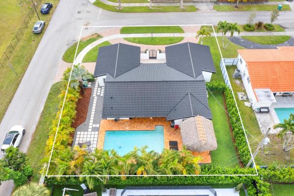 Darlington Manor, 6001 SW 89th Ct, Sunset, Florida 33173, image 1