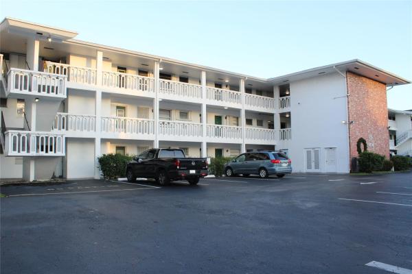 Lake Park Gardens, 4750 NW 10th Ct #306, Plantation, Florida 33313, image 1