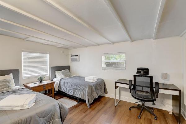 Lawn Acres, 5712 Hollywood Blvd, Hollywood, Florida 33023, image 3