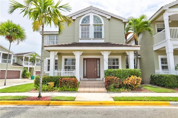 Kensington Manor, 10502 NW 57th St #10502, Coral Springs, Florida 33076, image 1