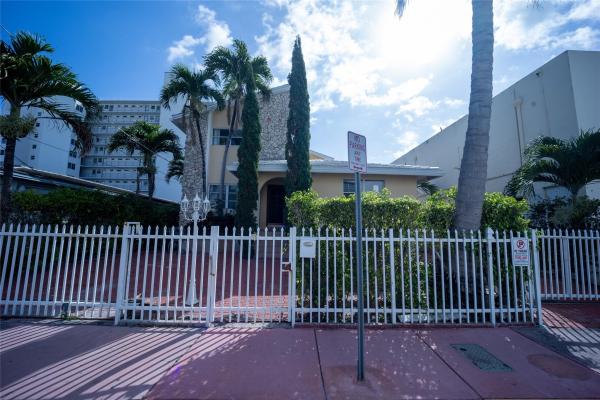 Altos Del Mar, 7811 Carlyle Ave, Miami Beach, Florida 33141, image 1