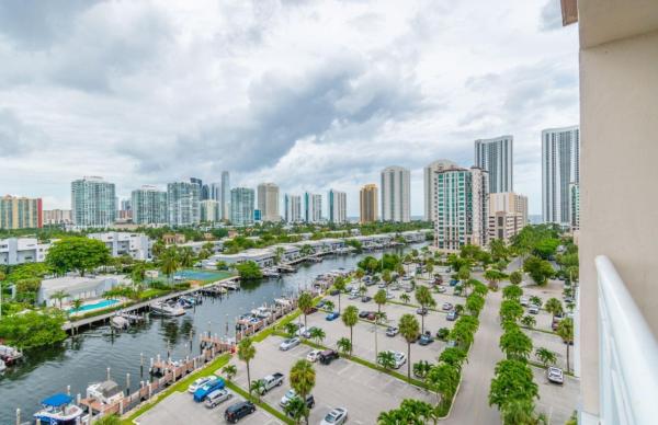 Coastal Towers, 400 Kings Point Dr #1027, Sunny Isles Beach, Florida 33160, image 2