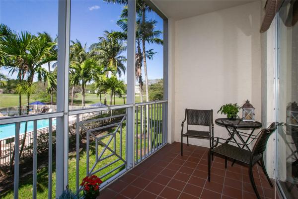 Royal Point At Palm-Aire, 3500 Oaks Clubhouse Dr #202, Pompano Beach, Florida 33069, image 1