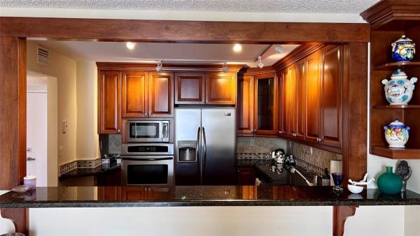 Admirals Port West, 2801 NE 183rd St #1810W, Aventura, Florida 33160, image 3