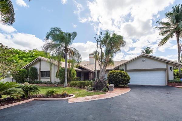 Jacaranda Villas, 970 SW 93rd Ave, Plantation, Florida 33324, image 1