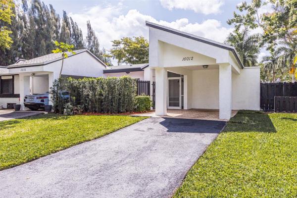 Villas At Bonaventure, 16012 Fairway Cir #49, Fort Lauderdale, Florida 33326, image 1