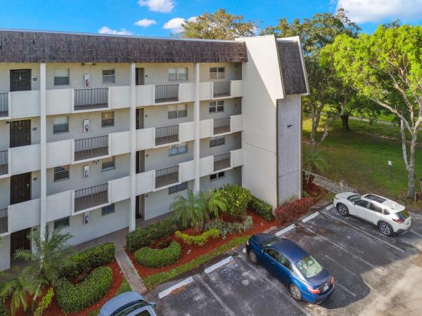 The Greens Of Inverrary, 6200 NW 44th St #115, Lauderhill, Florida 33319, image 1