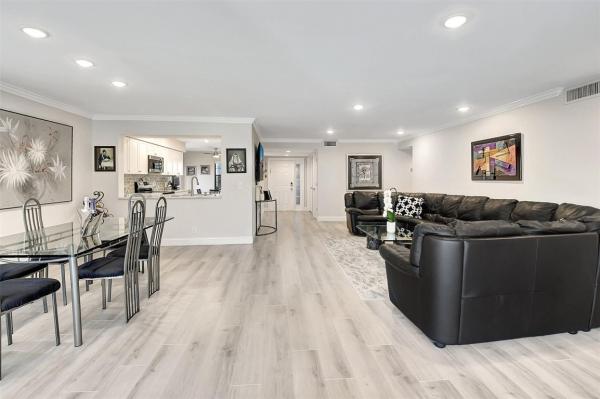 Aspen Glen At Indian Spring, 11208 Aspen Glen Dr, Boynton Beach, Florida 33437, image 2