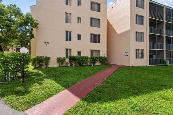 Somerset, 2820 Somerset Dr #414O, Lauderdale Lakes, Florida 33311, image 3