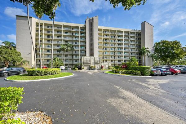 Le Club At Cypress Bend, 2205 S Cypress Bend Dr #803, Pompano Beach, Florida 33069, image 1