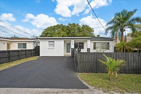 Roselawn Heights, 717 SW 7th Ter, Hallandale Beach, Florida 33009, image 1