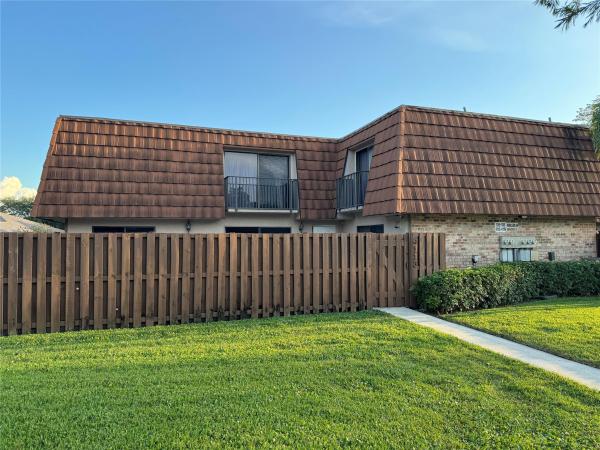Camelot Lakes At Rock Creek, 4113 Wimbledon Dr #4113, Hollywood, Florida 33026, image 1