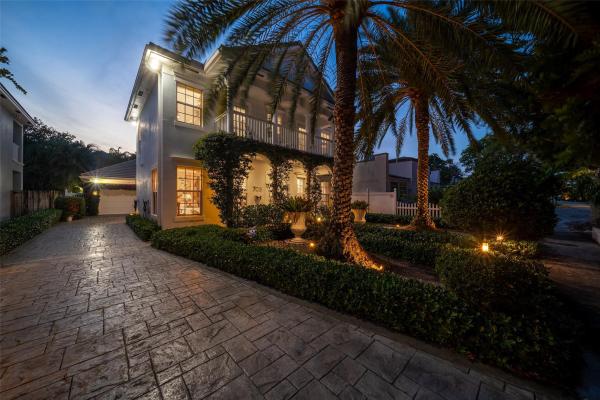 Victoria Highlands, 705 NE 17th Way, Fort Lauderdale, Florida 33304, image 1