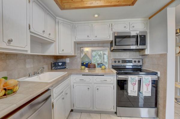 Regis House, 899 SE 2nd Ave #215, Deerfield Beach, Florida 33441, image 1