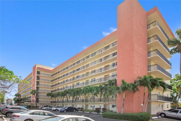 Garden Aire Village South, 2350 NE 14th Street Cswy #203, Pompano Beach, Florida 33062, image 1