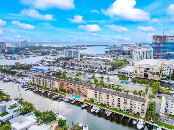 Cromwell East, 1777 SE 15th St #122, Fort Lauderdale, Florida 33316, image 1