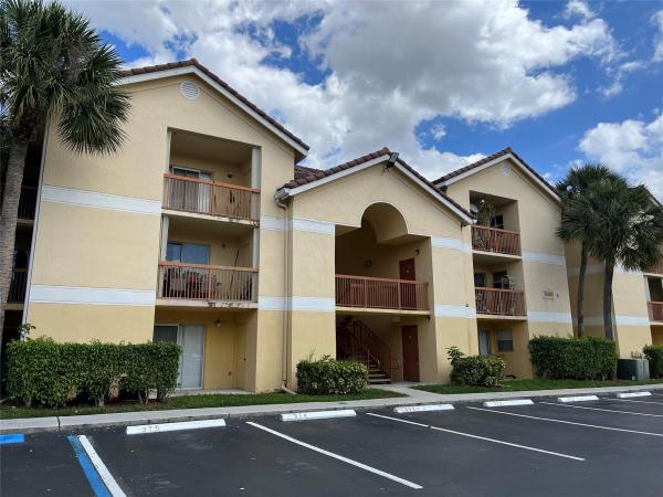 South Palm Place, 7680 Westwood Dr #7680, Tamarac, Florida 33321, image 1