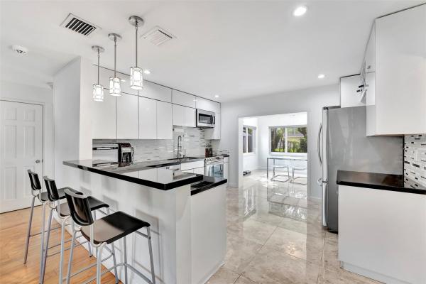 Beulaland, 208 NW 24th St, Wilton Manors, Florida 33311, image 1