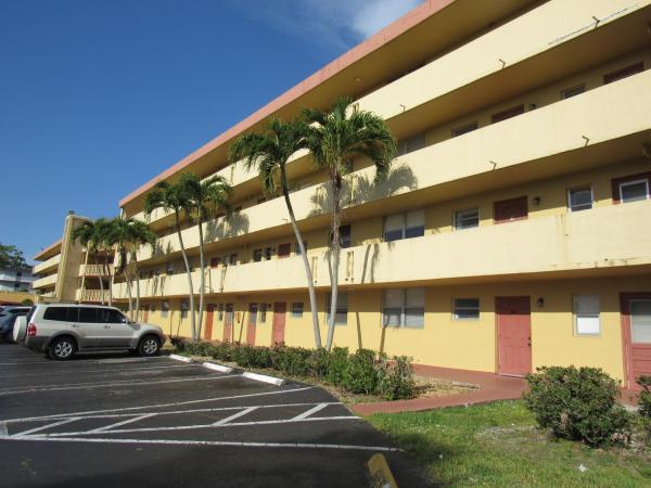 Royal Oaks, 441 NE 195th St #200, Ives Estates, Florida 33179, image 1