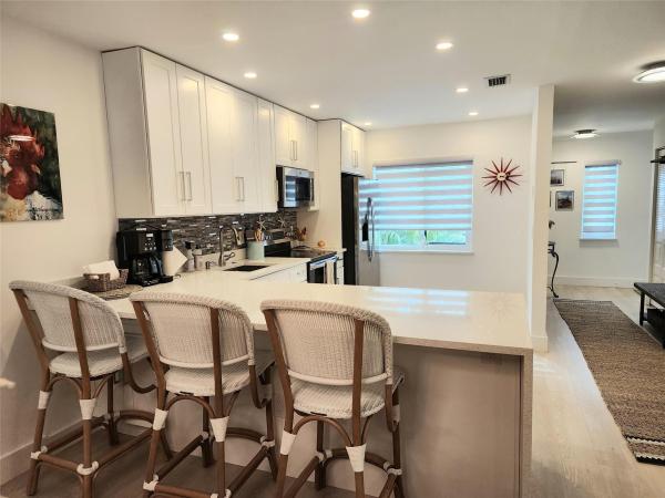 Fairways Of Boca Lago, 21215 Lago Cir, Boca Raton, Florida 33433, image 2