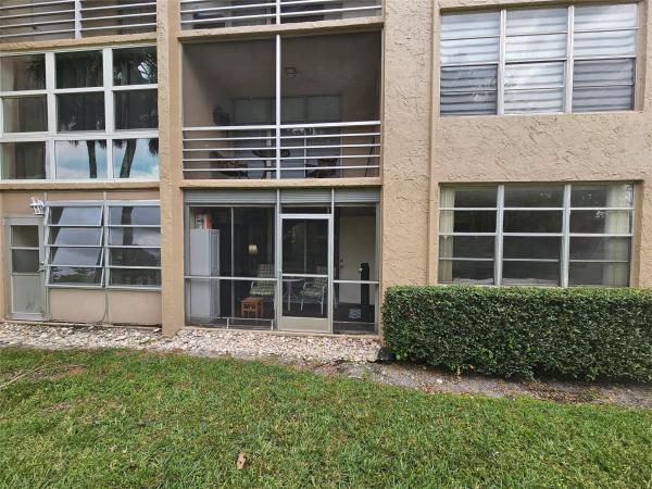 Tangerine Of Pine Island Ridge, 9410 Tangerine Pl #106, Davie, Florida 33324, image 2