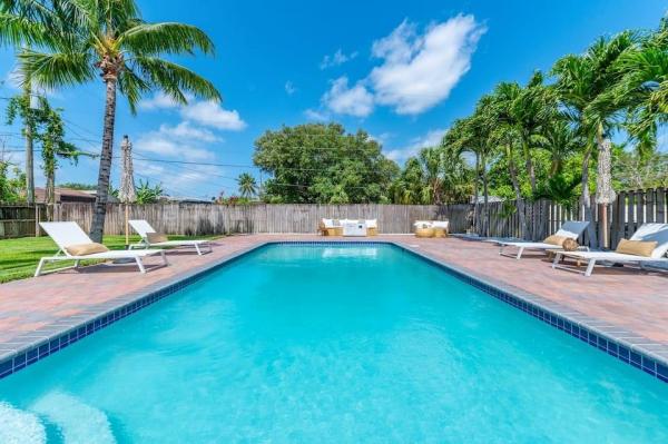 Floral Heights, 1811 SW 42nd Ave, Fort Lauderdale, Florida 33317, image 1