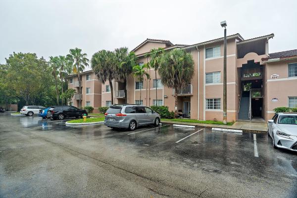 Serenity Palms, 3241 Sabal Palm Mnr #105, Davie, Florida 33024, image 1
