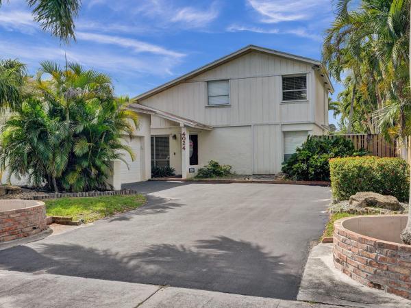 Gates Of Hillsboro, 4024 NW 1st Pl, Deerfield Beach, Florida 33442, image 1