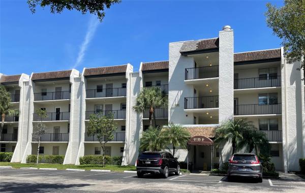 Lagoon Place, 9235 Lagoon Pl #105, Davie, Florida 33324, image 1