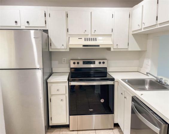 Lagoon Place, 9235 Lagoon Pl #105, Davie, Florida 33324, image 2