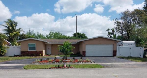 Rainbow Lakes, 2161 NW 89th Ter, Pembroke Pines, Florida 33024, image 1