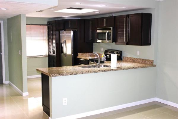 Lago West, 430 Commodore Dr #215, Plantation, Florida 33325, image 3