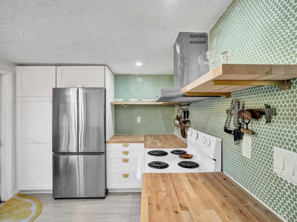 Highland Estates, 2722 NE 6th Ln, Wilton Manors, Florida 33334, image 1