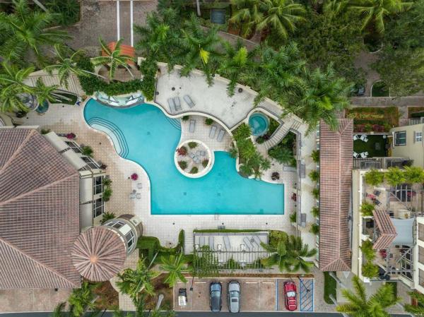 Wilton Station, 2601 NE 14th Ave #401, Wilton Manors, Florida 33334, image 2