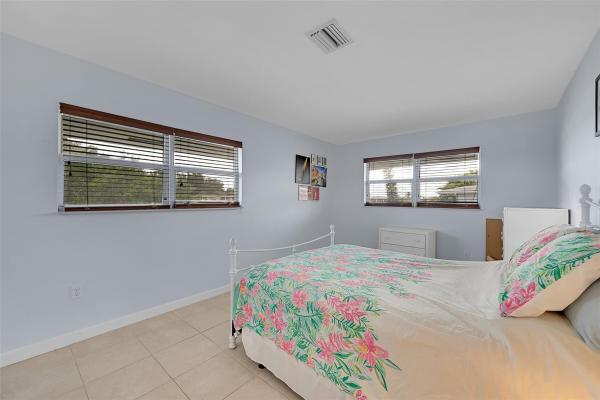 Lake Park Gardens, 4750 NW 10th Ct #318, Plantation, Florida 33313, image 1