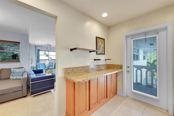 Lake Park Gardens, 4750 NW 10th Ct #318, Plantation, Florida 33313, image 2